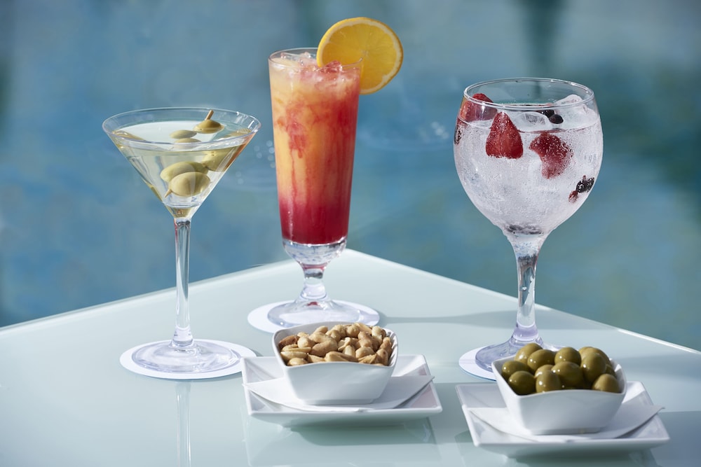 Flamingo Beach Mate — Restaurant & bars in Costa Adeje, Canary Islands