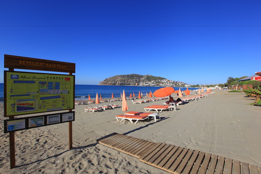 Wien Star Hotel — Beach in Alanya