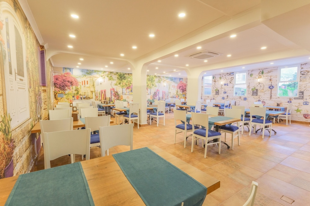 Wien Star Hotel — Restaurant & bars in Alanya