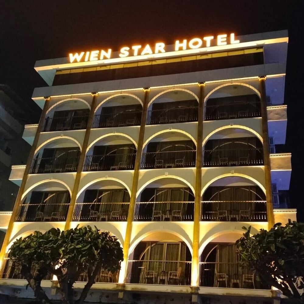Wien Star Hotel — Hotel building in Alanya