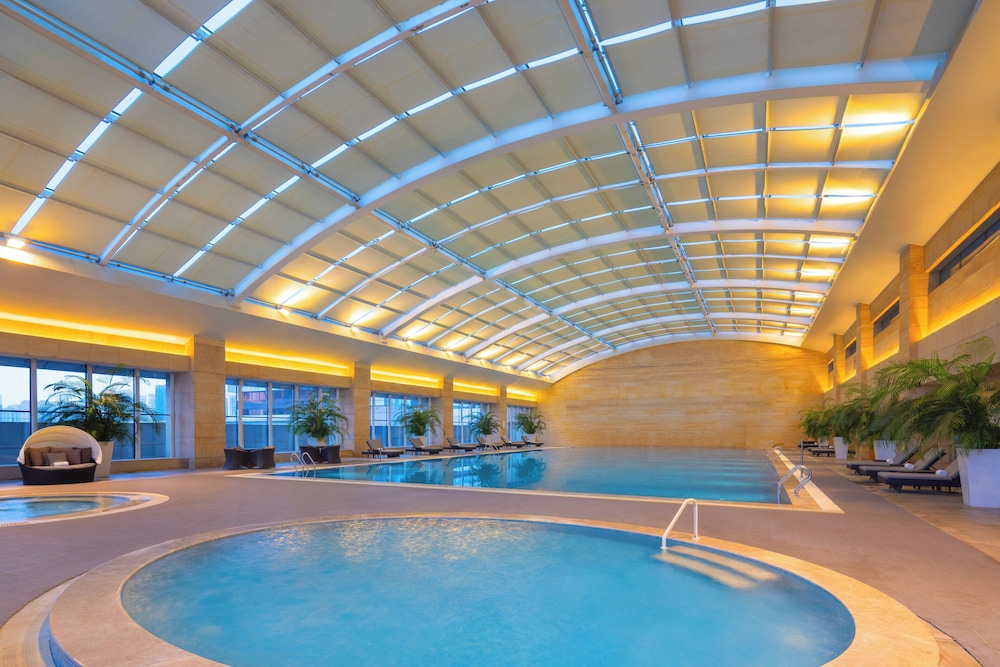 Crowne Plaza Beijing Lido by IHG — Swimming pool in Beijing, Beijing