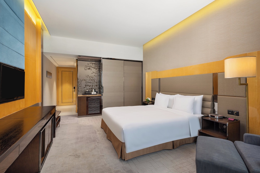 Crowne Plaza Beijing Lido by IHG — Hotel rooms in Beijing, Beijing