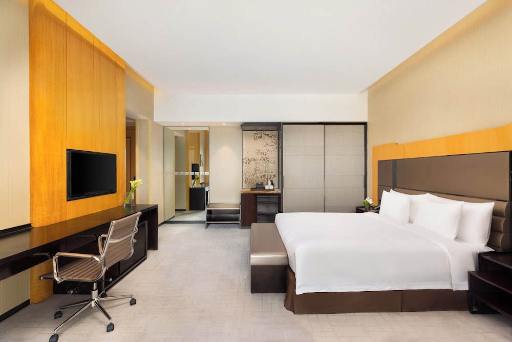 Crowne Plaza Beijing Lido by IHG — Hotel rooms in Beijing, Beijing