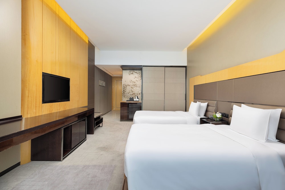 Crowne Plaza Beijing Lido by IHG — Hotel rooms in Beijing, Beijing