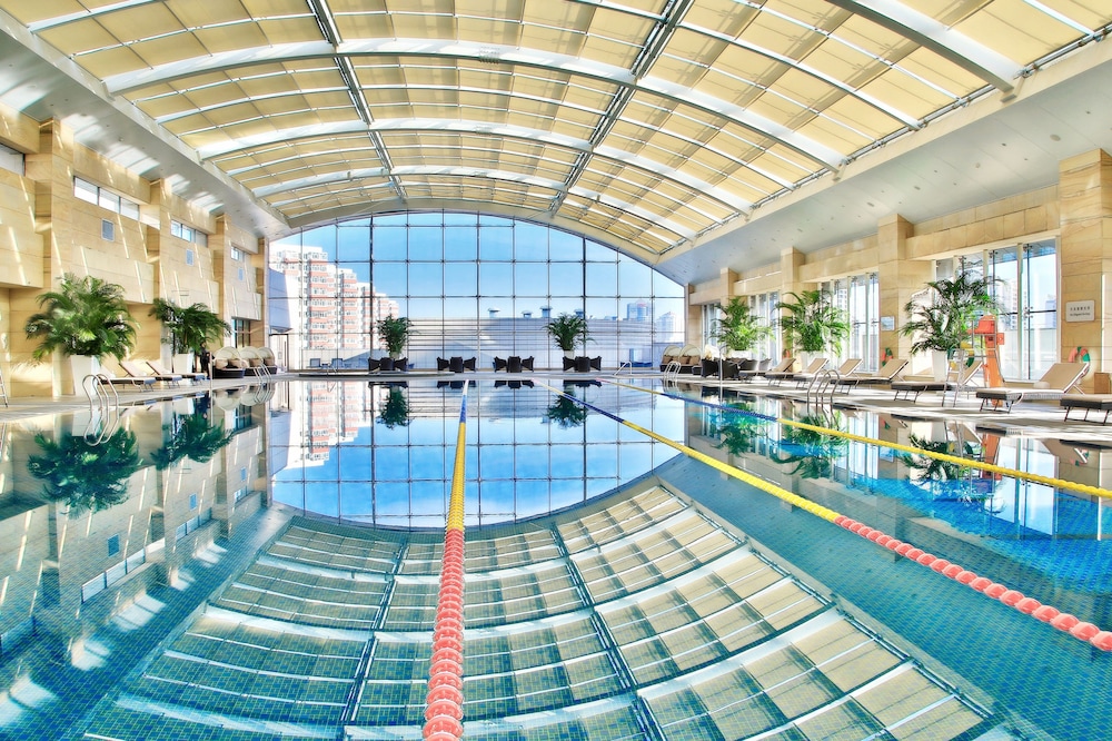 Crowne Plaza Beijing Lido by IHG — Swimming pool in Beijing, Beijing