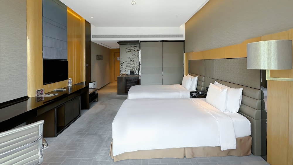 Crowne Plaza Beijing Lido by IHG — Hotel rooms in Beijing, Beijing