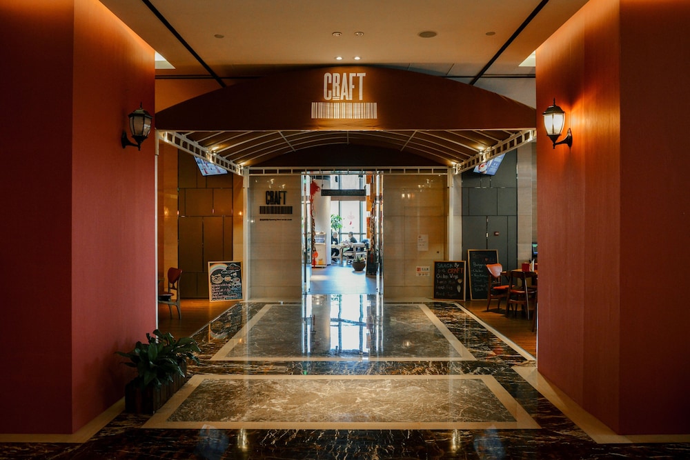 Crowne Plaza Beijing Lido by IHG — Restaurant & bars in Beijing, Beijing