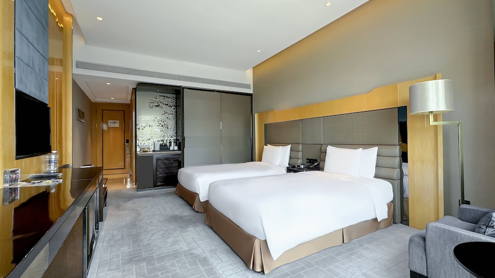 Crowne Plaza Beijing Lido by IHG — Hotel rooms in Beijing, Beijing