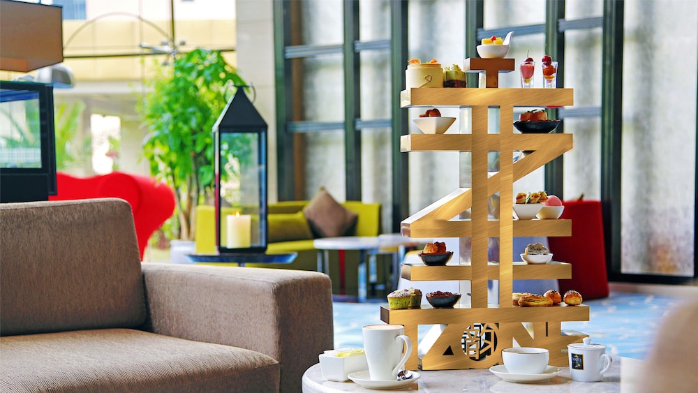 Crowne Plaza Beijing Lido by IHG — Restaurant & bars in Beijing, Beijing