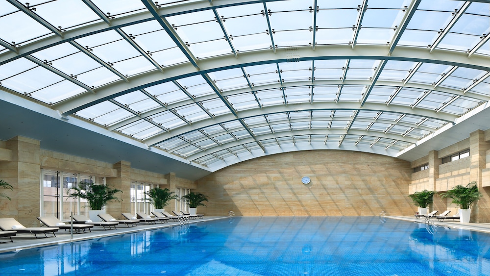 Crowne Plaza Beijing Lido by IHG — Swimming pool in Beijing, Beijing