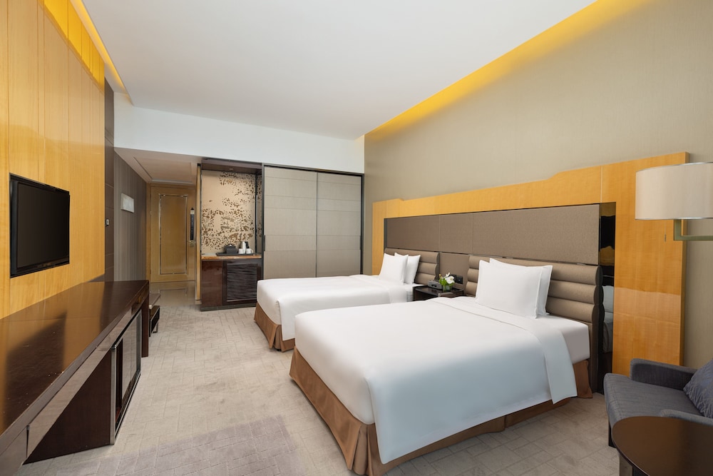 Crowne Plaza Beijing Lido by IHG — Hotel rooms in Beijing, Beijing