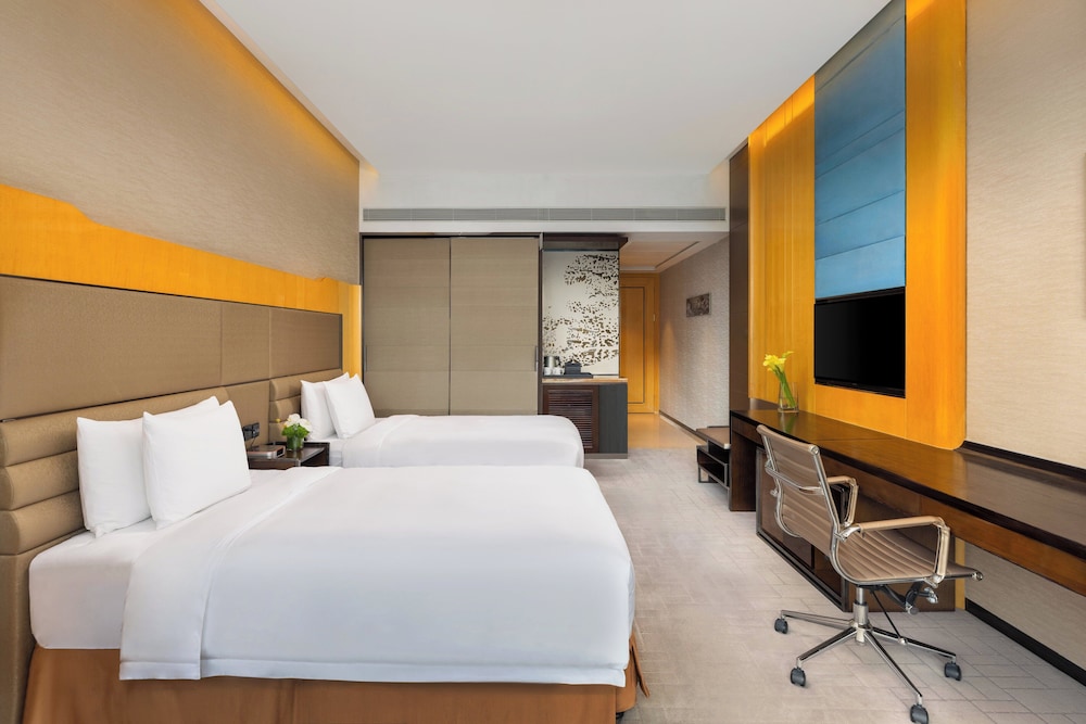 Crowne Plaza Beijing Lido by IHG — Hotel rooms in Beijing, Beijing