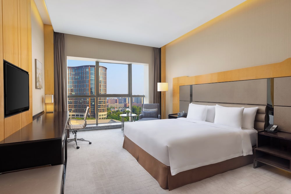 Crowne Plaza Beijing Lido by IHG — Hotel rooms in Beijing, Beijing