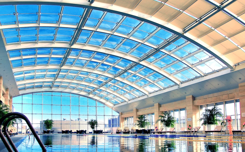 Crowne Plaza Beijing Lido by IHG — Swimming pool in Beijing, Beijing