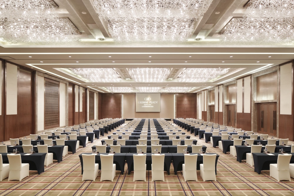 Crowne Plaza Beijing Lido by IHG — Hotel building in Beijing, Beijing