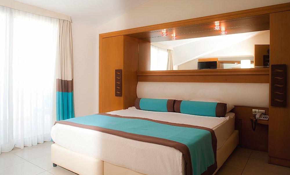 Blue Bay Platinum Hotel — Rooms in Marmaris, Mugla
