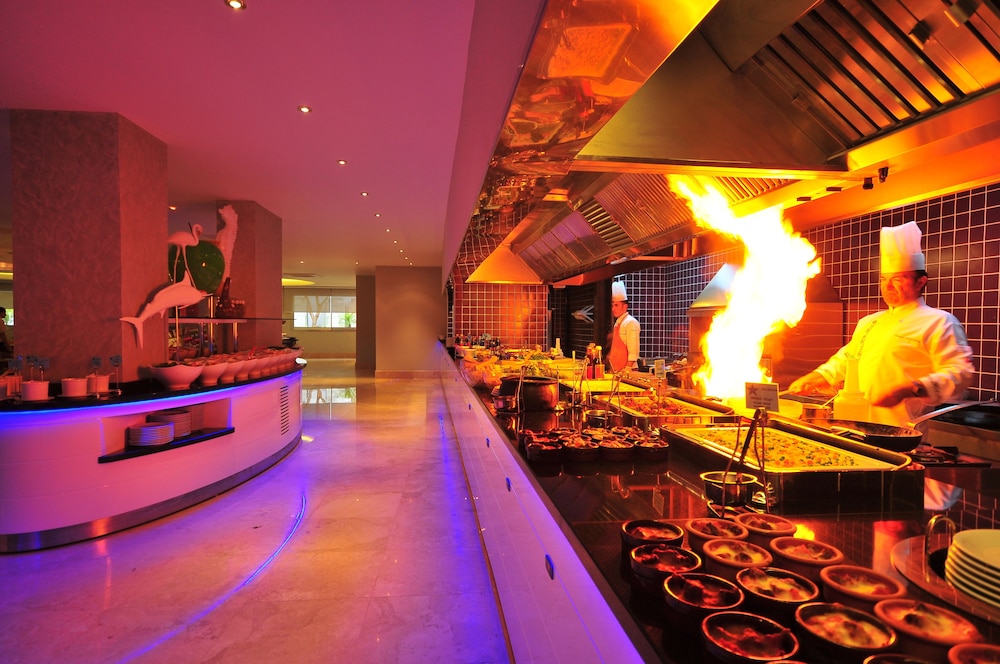 Blue Bay Platinum Hotel — Restaurant in Marmaris, Mugla