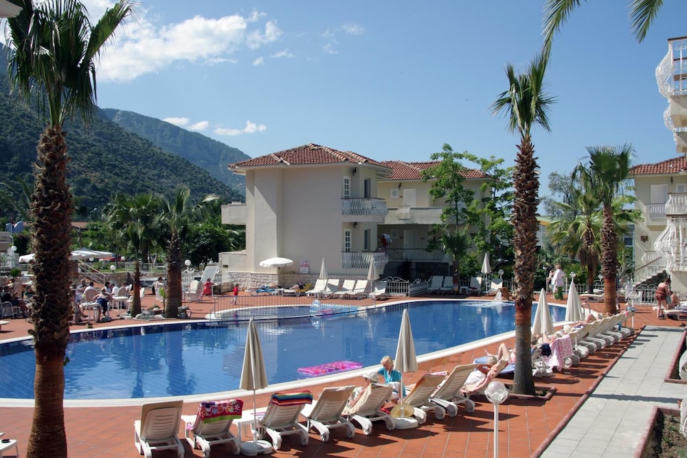 The Blue Lagoon Deluxe Hotel — Swimming pool in Fethiye, Mugla