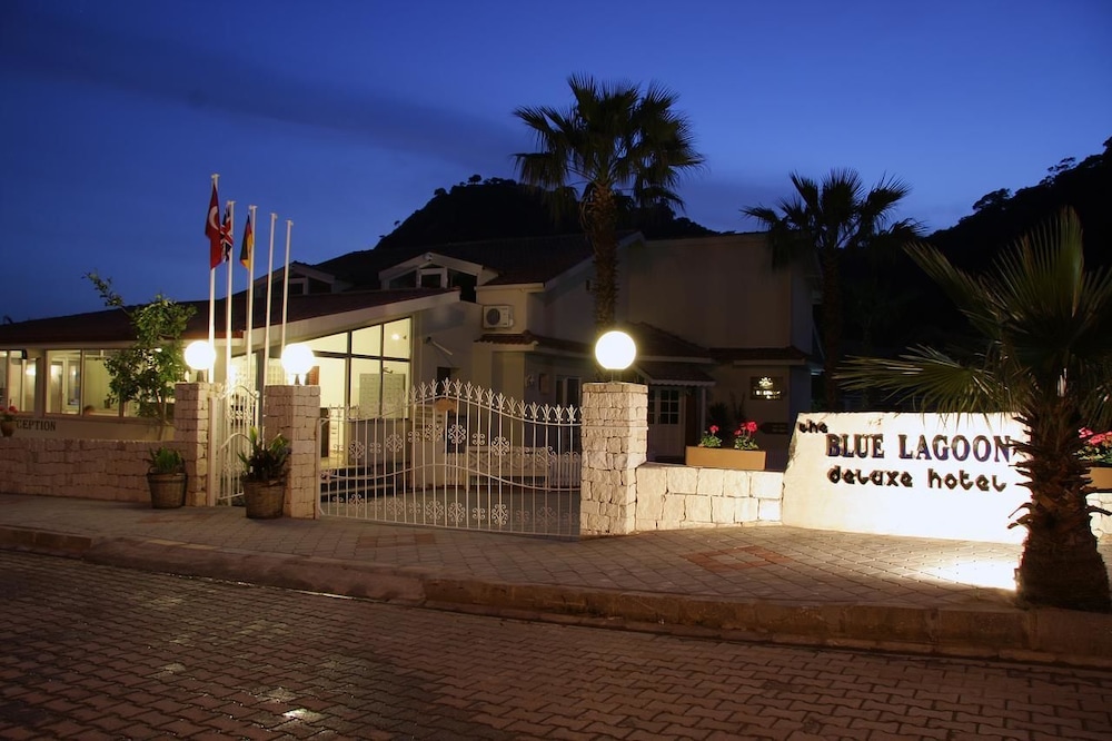 The Blue Lagoon Deluxe Hotel — Hotel building in Fethiye, Mugla