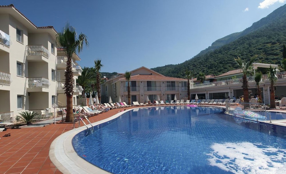 The Blue Lagoon Deluxe Hotel — Swimming pool in Fethiye, Mugla