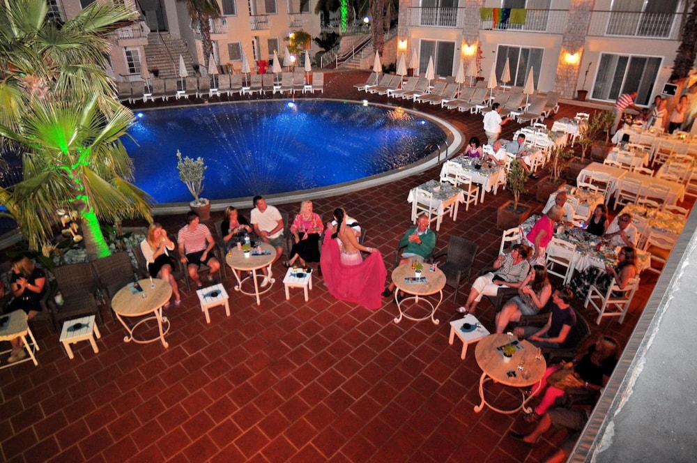 The Blue Lagoon Deluxe Hotel — Swimming pool in Fethiye, Mugla