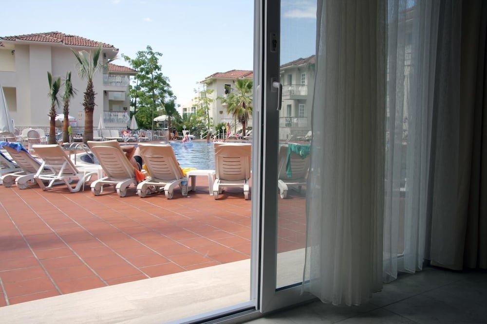 The Blue Lagoon Deluxe Hotel — Hotel rooms in Fethiye, Mugla