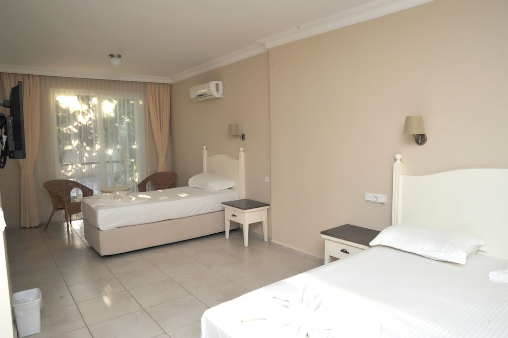 The Blue Lagoon Deluxe Hotel — Hotel rooms in Fethiye, Mugla