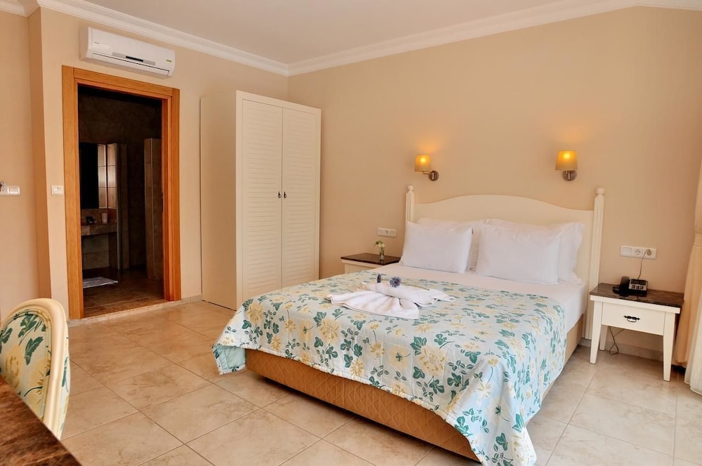 The Blue Lagoon Deluxe Hotel — Hotel rooms in Fethiye, Mugla