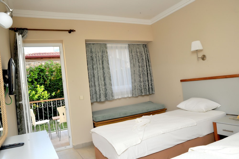 The Blue Lagoon Deluxe Hotel — Hotel rooms in Fethiye, Mugla
