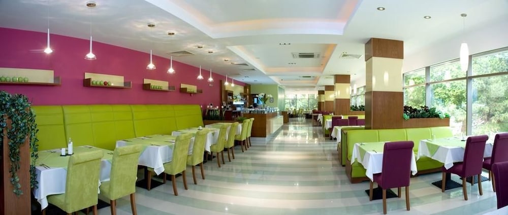 Hotel Laguna Garden — Restaurant & bars in Albena, Dobrich