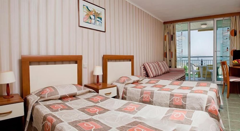 Hotel Laguna Garden — Hotel rooms in Albena, Dobrich