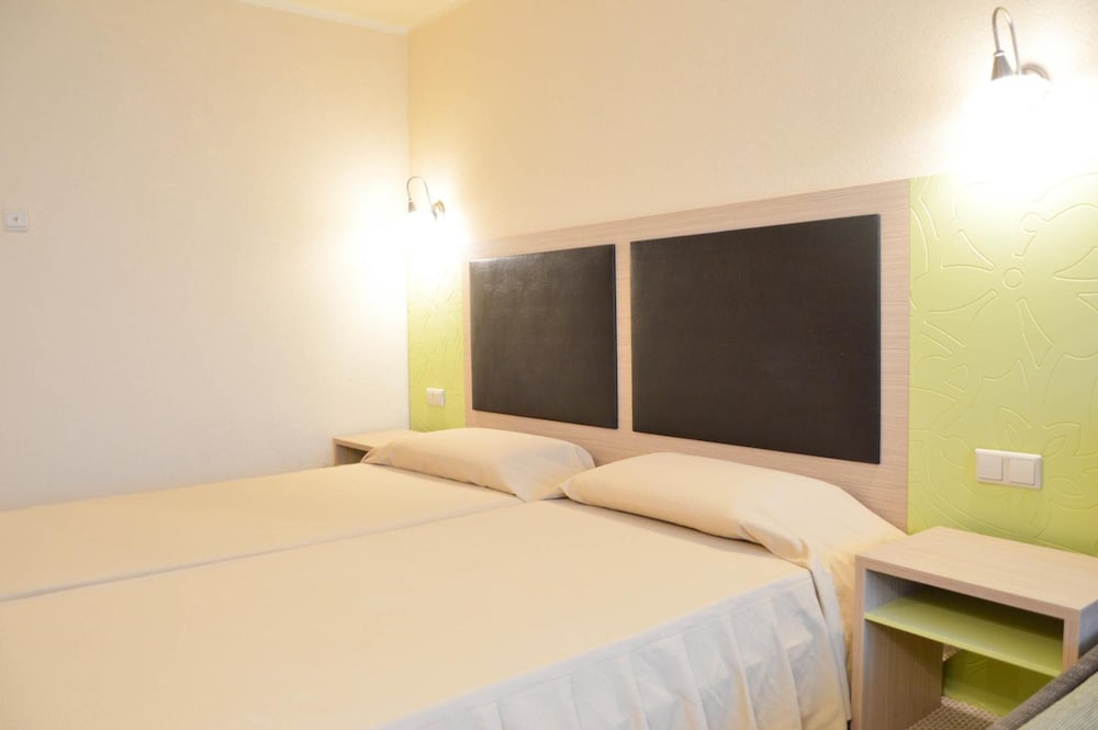 Hotel Slavuna — Hotel rooms in Albena, Dobrich