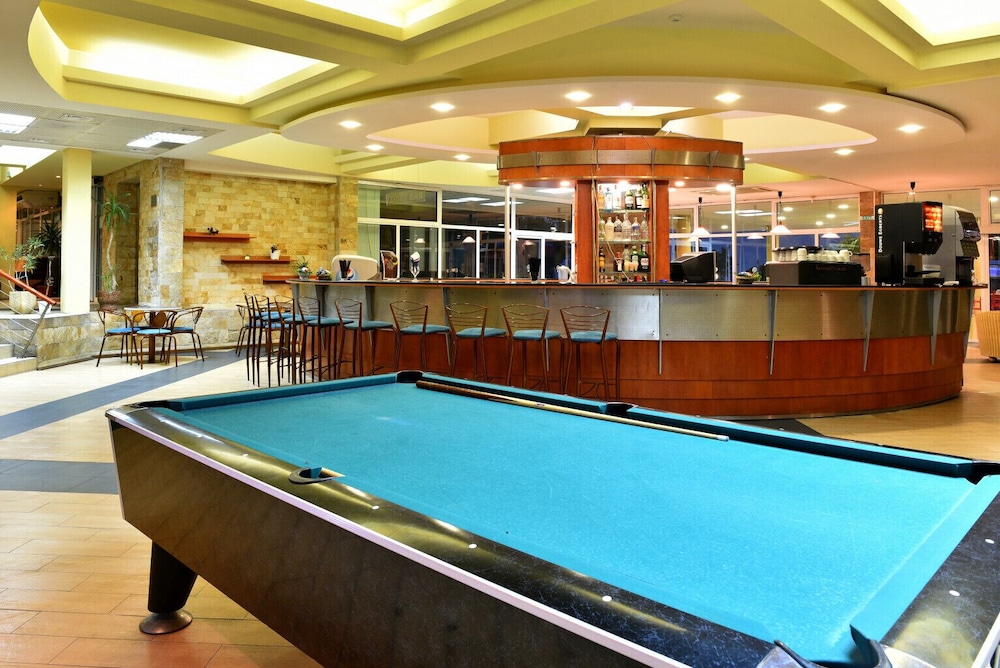 Hotel Slavuna — Restaurant & bars in Albena, Dobrich