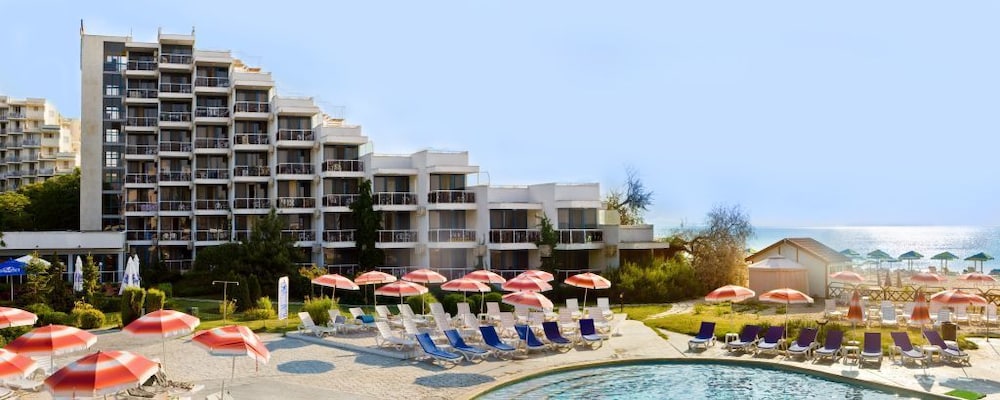 Hotel Slavuna — Hotel building in Albena, Dobrich