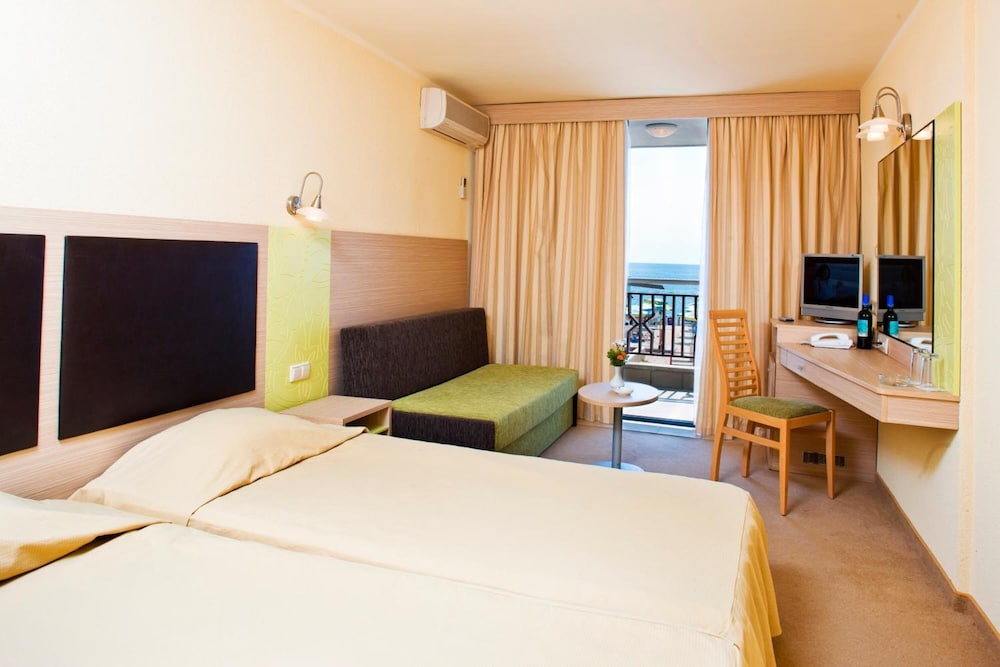Hotel Slavuna — Hotel rooms in Albena, Dobrich