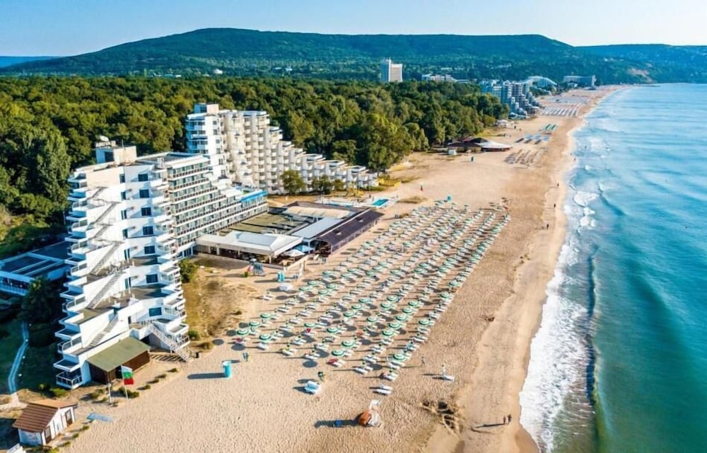 Hotel Slavuna — Beach in Albena, Dobrich