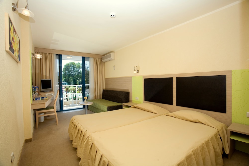 Hotel Slavuna — Hotel rooms in Albena, Dobrich