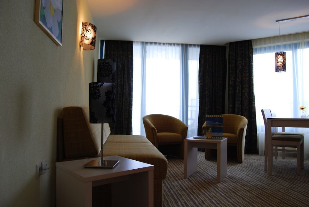 Hotel Slavuna — Hotel rooms in Albena, Dobrich