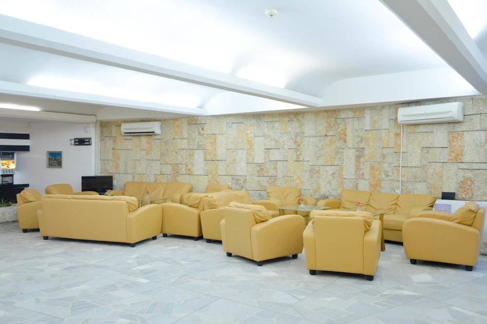 Hotel Slavuna — Hotel building in Albena, Dobrich