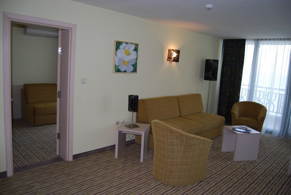 Hotel Slavuna — Hotel rooms in Albena, Dobrich