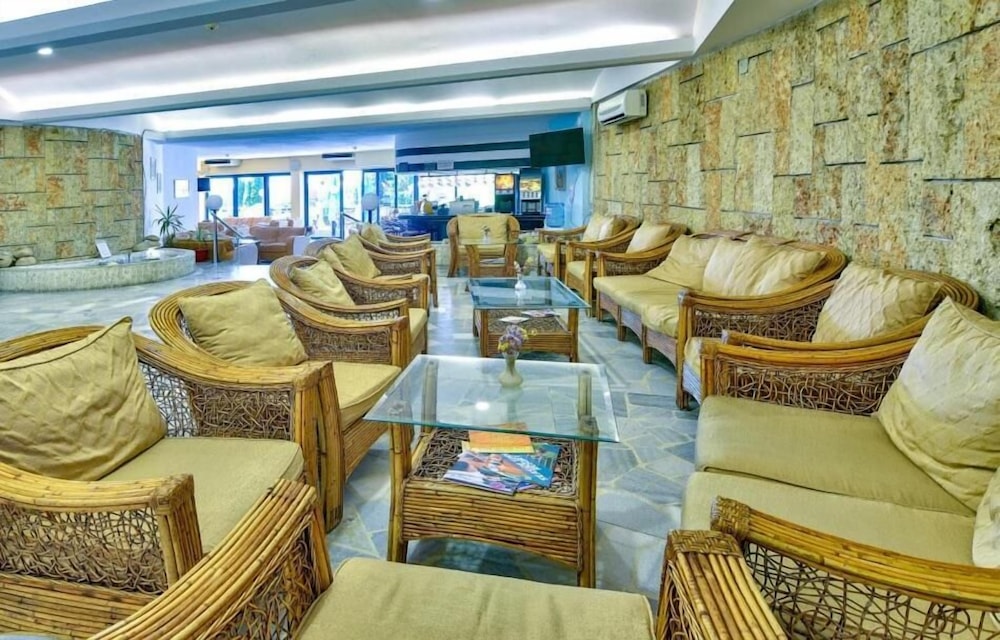Hotel Slavuna — Hotel building in Albena, Dobrich