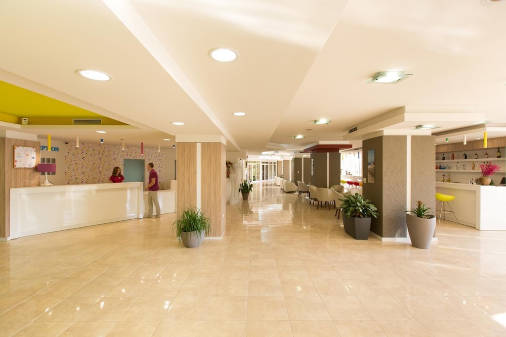 Madara Park Hotel — Hotel building in Golden Sands, Varna Region