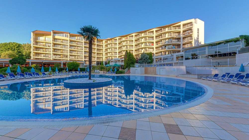 Madara Park Hotel — Main photo in Golden Sands, Varna Region