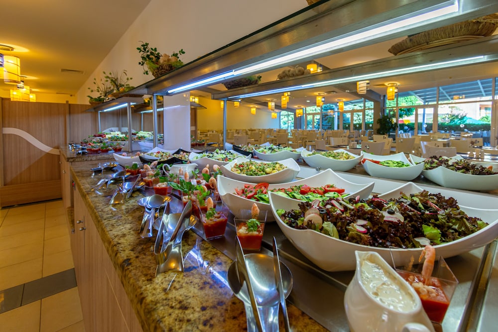 Madara Park Hotel — Restaurant & bars in Golden Sands, Varna Region