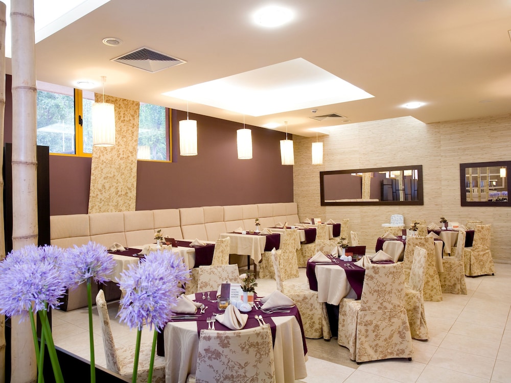 Atlas Hotel — Restaurant & bars in Golden Sands, Varna Region