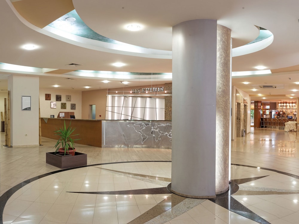 Atlas Hotel — Hotel building in Golden Sands, Varna Region