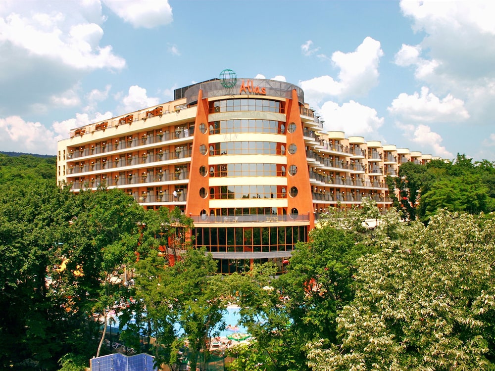 Atlas Hotel — Hotel building in Golden Sands, Varna Region