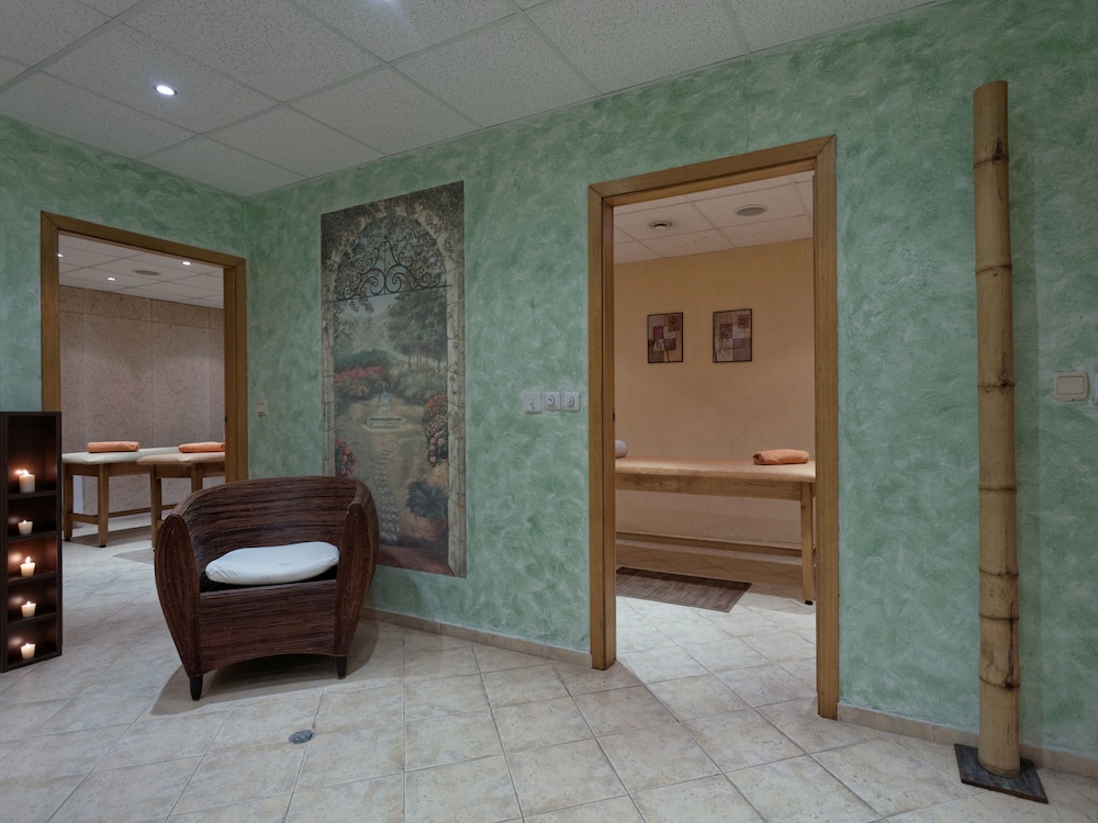 Atlas Hotel — Hotel rooms in Golden Sands, Varna Region