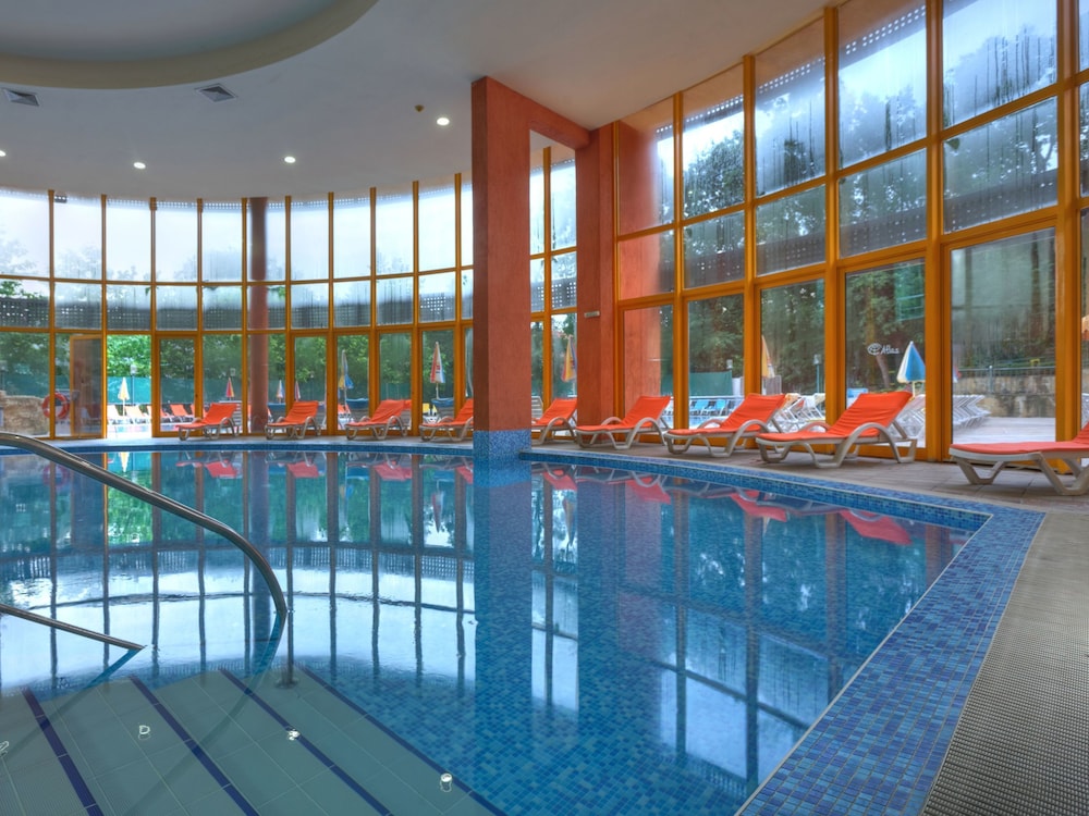 Atlas Hotel — Swimming pool in Golden Sands, Varna Region