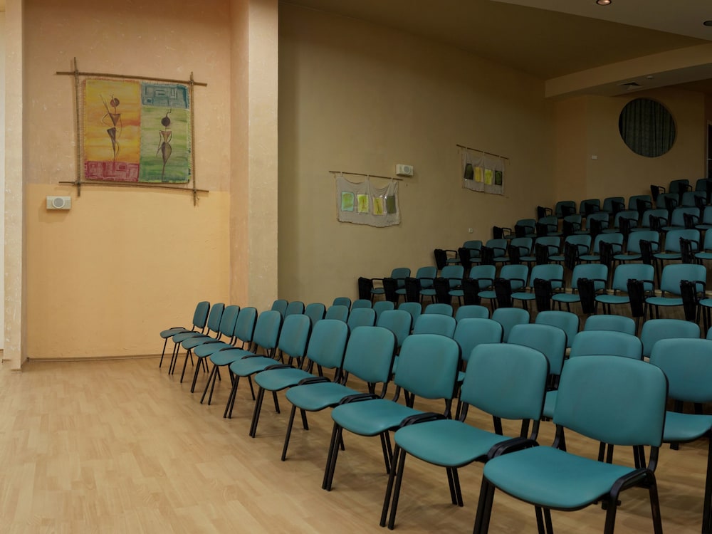 Atlas Hotel — Hotel building in Golden Sands, Varna Region